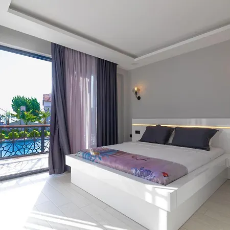 My Leos Hotel *
