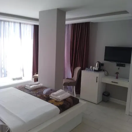 My Leos Hotel *