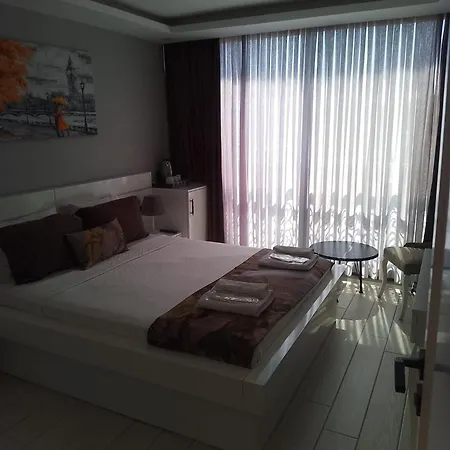 My Leos Hotel *