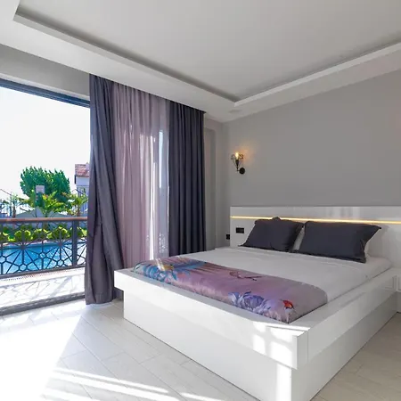 My Leos Hotel *
